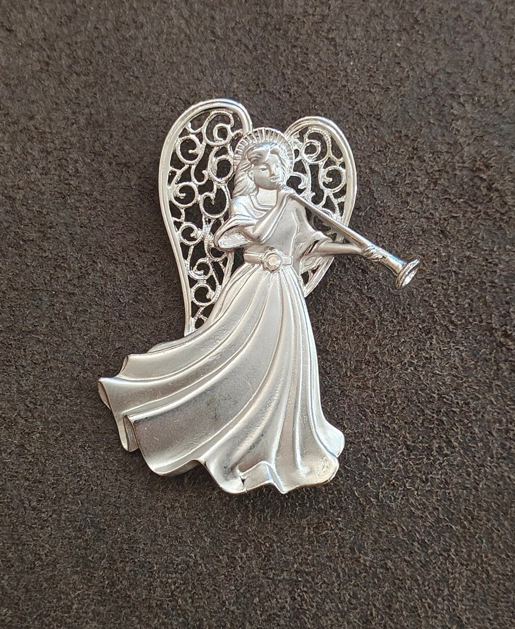 1980s Signed JJ Pewter Trumpeting Angel Brooch With Filigree Wings