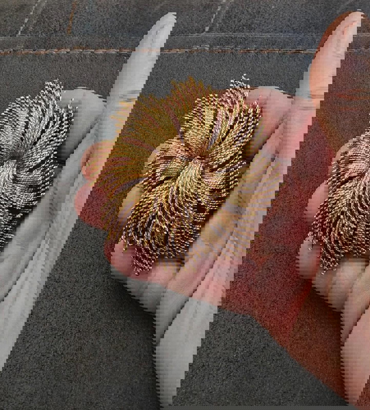 1980's Celebrity NY Gold Tone Starburst Twisted Rope Large Brooch