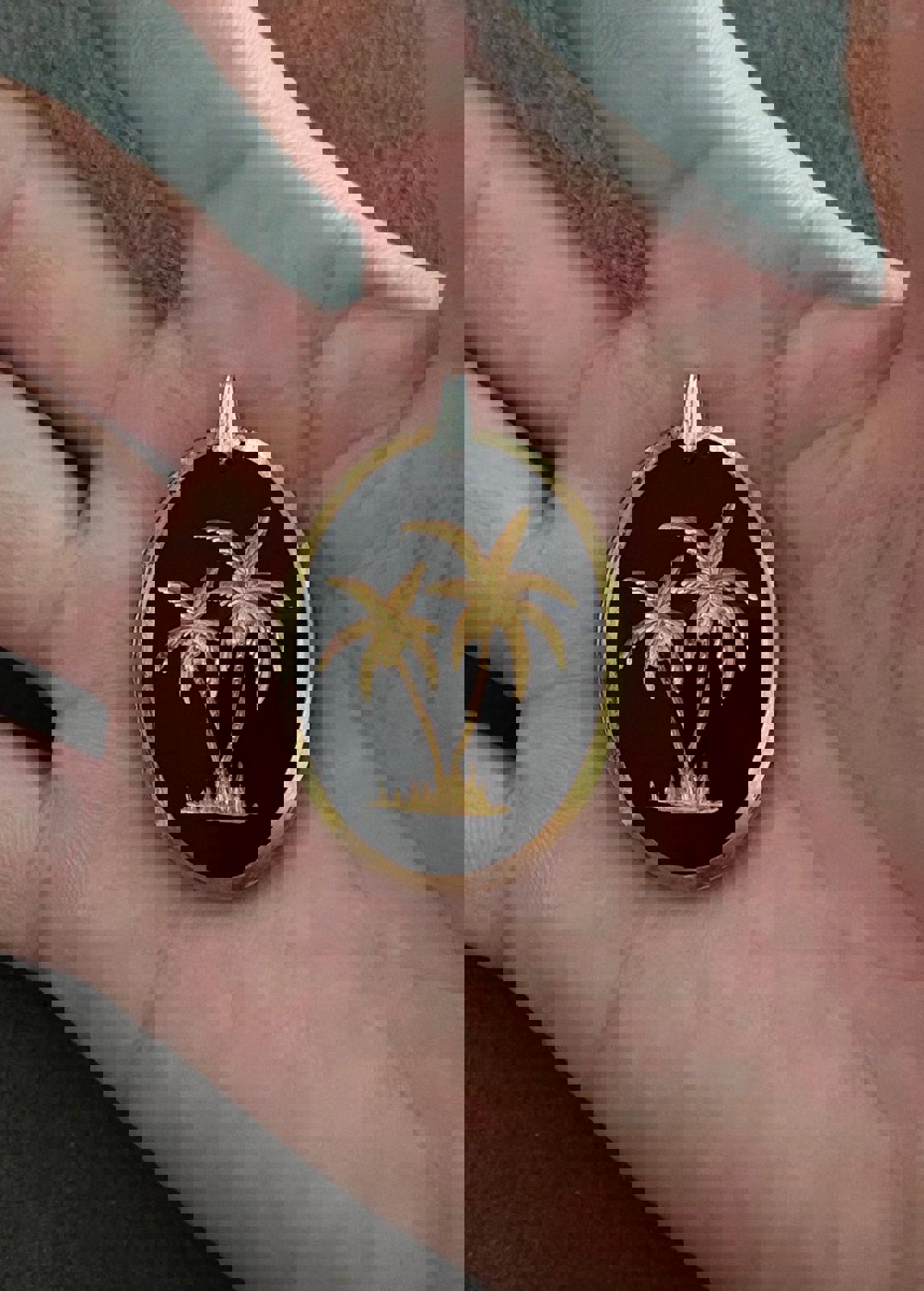 1980's Palm Trees On German Glass Intaglio Gold Tone Pendant