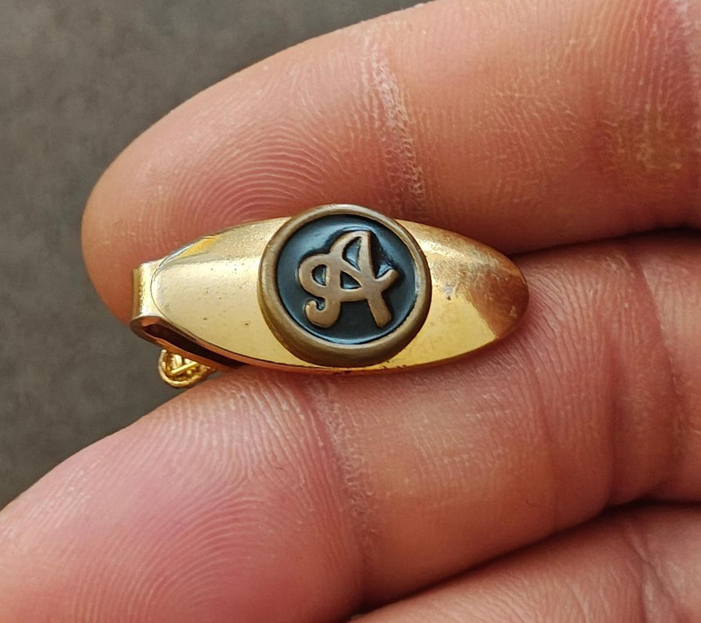 1950s/60s Gold Tone With Black Enamel Monogram Initial Letter Fancy A Tie Clip