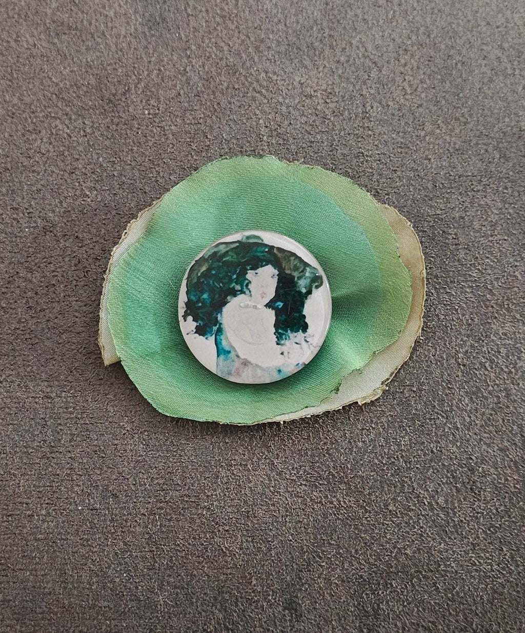 Handmade Gustav Klimt Philosophy Brooch Pin Art Nouveau Green Fabric Border