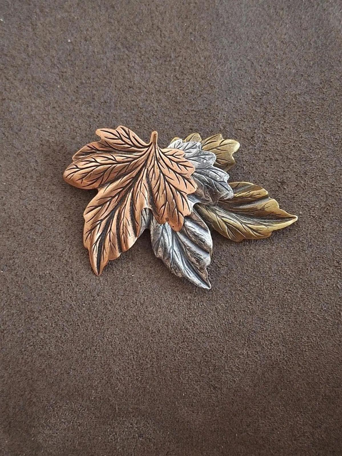 1980’s Tricolored Layered Leaf Pin Brooch