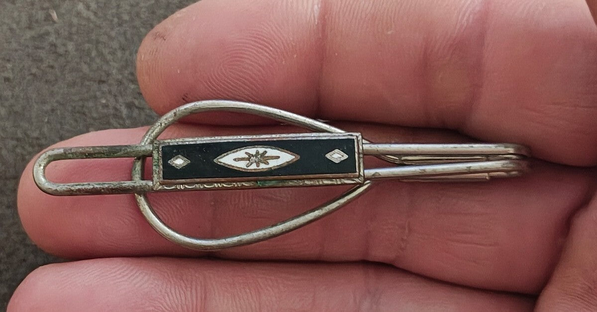 1930s/40s Art Deco Loop Style Silver Tone Black and White Tie Clip