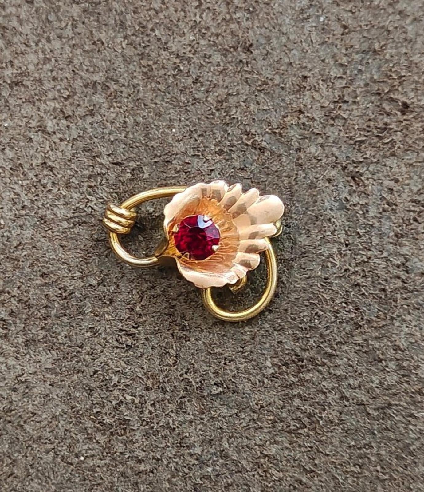 1940/50s Van Dell Calla Lily Gold Tone Brooch With a Red Gemstone