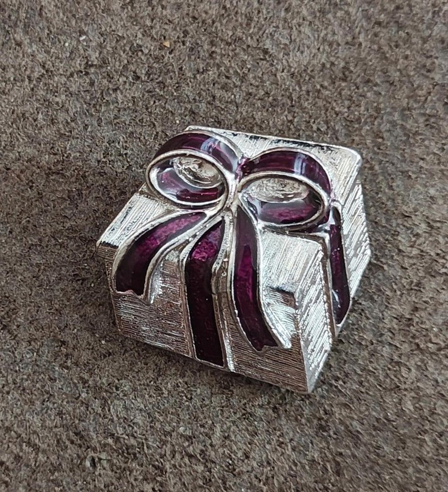 1980s Present With Purple Bow Silver Tone Enamel Pin Brooch