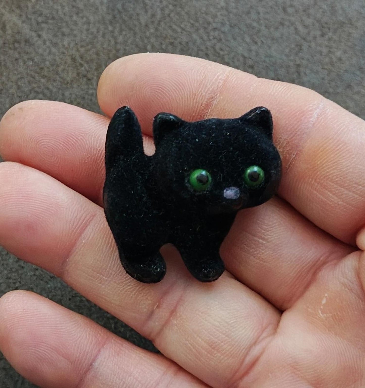 1982 Hallmark Halloween Flocked Fuzzy Black Cat Brooch