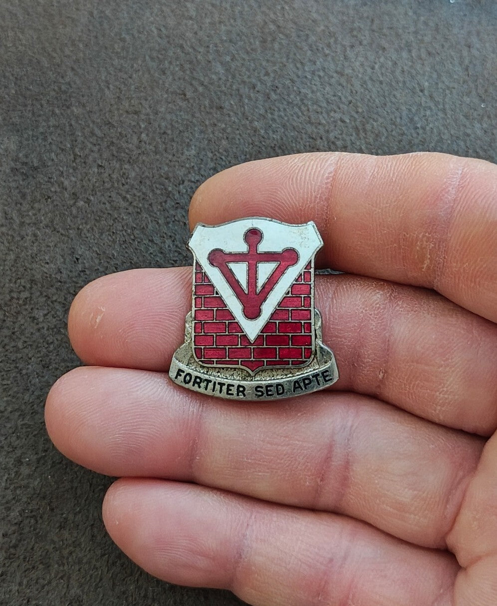 1930s/40s WWII US ARMY 820th Engineer Battalion Silver Tone Pin