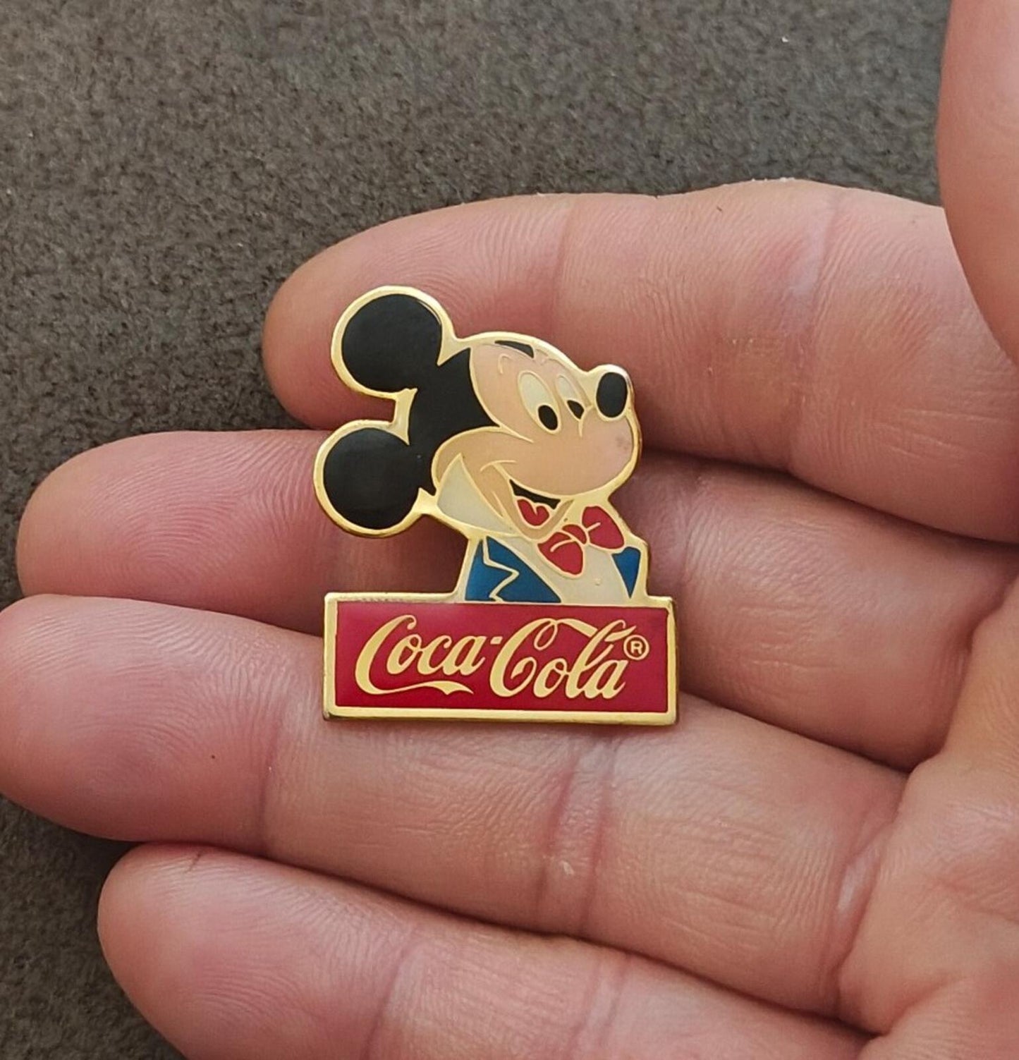1986 Vintage Coca-Cola Mickey Mouse Limited Edition Gold Tone Enamel Pin