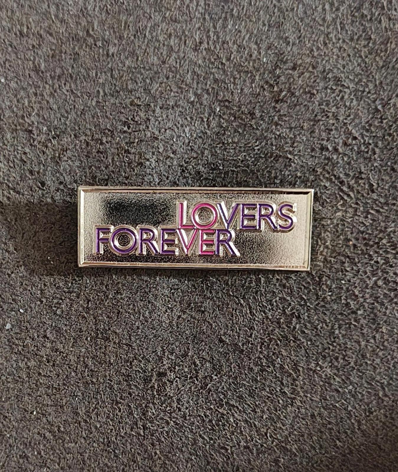 Nice Lovers Forever Gold Tone Pin