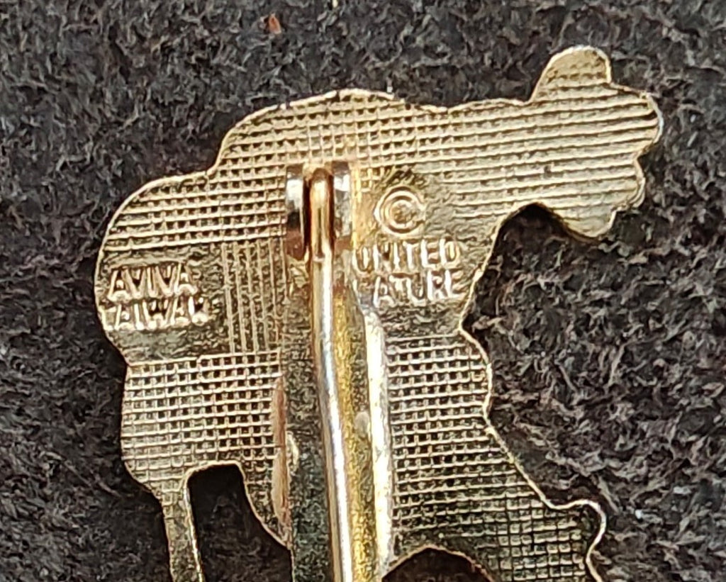 1970s Peanuts Snoopy Skiing Wrightwood  Cloisonné Gold Tone Enamel Pin