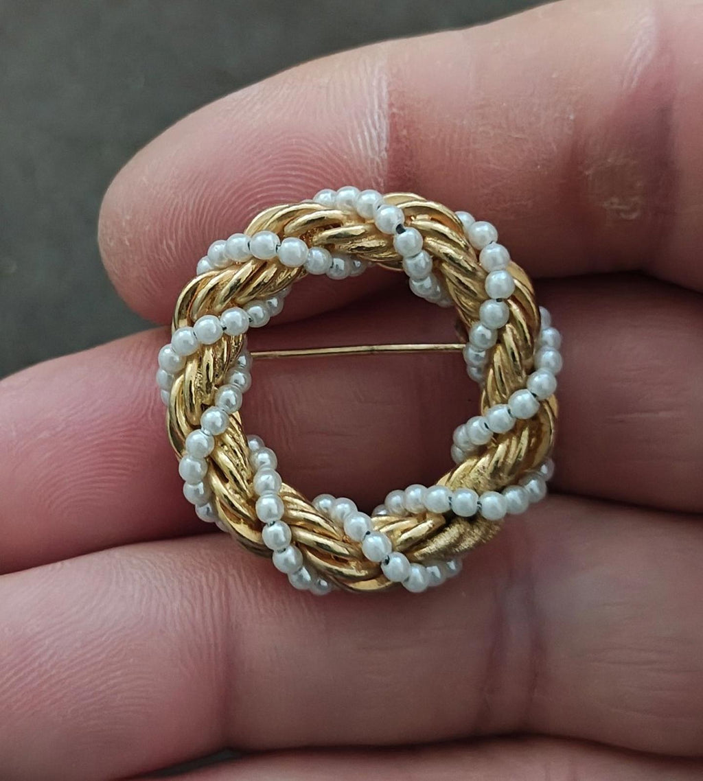 Gold-tone round braided brooch ring with faux pearl bead edge