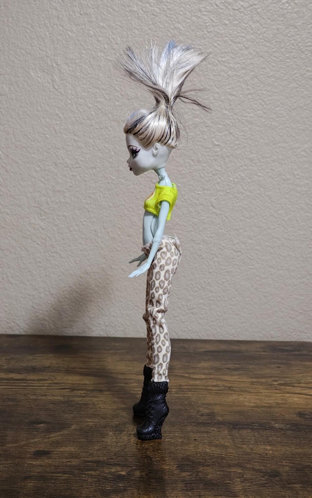2008 Monster High Frankie Stein Doll With Green Top & Leopard Pants