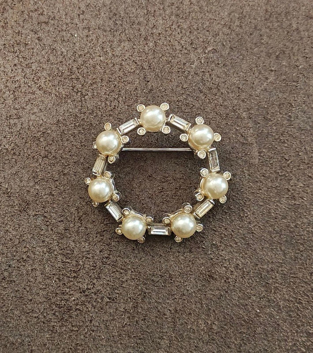 1960s Silver Tone With Faux Pearls Clear Rhinestones Circle Brooch Pin