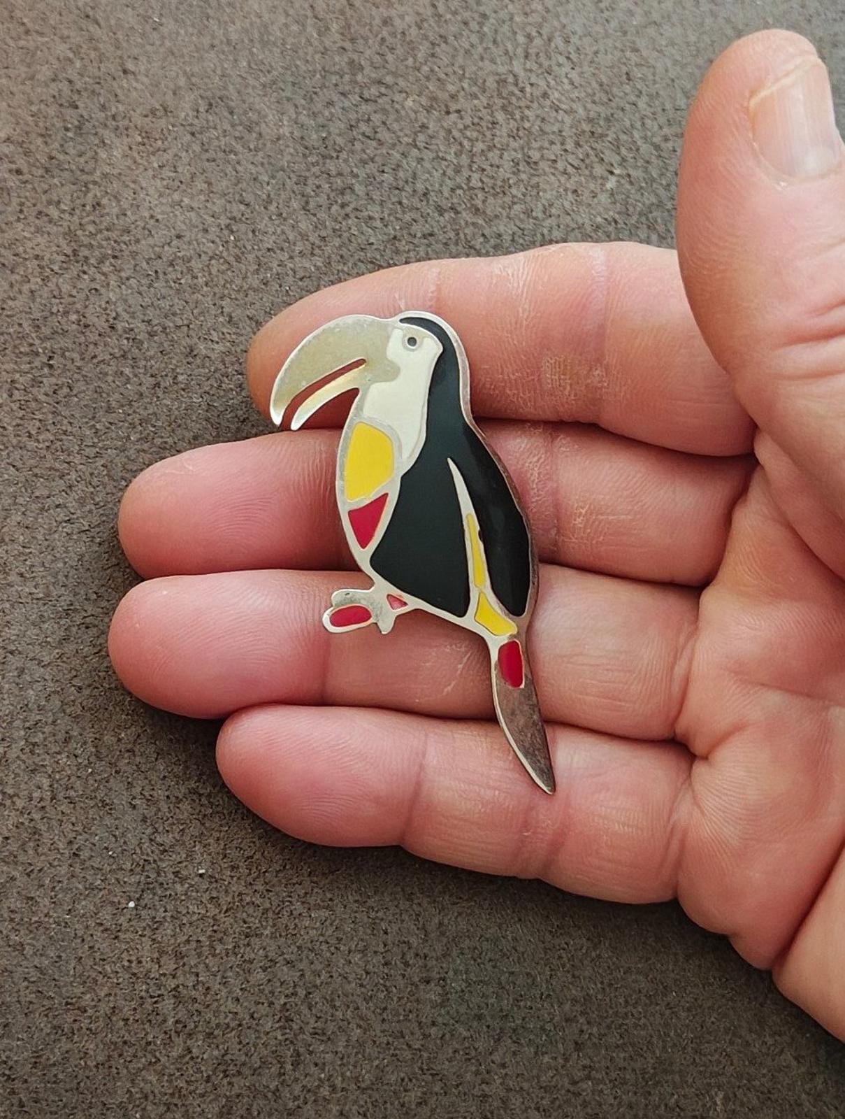 1980s Silver Tone Toucan Bird Enamel Brooch