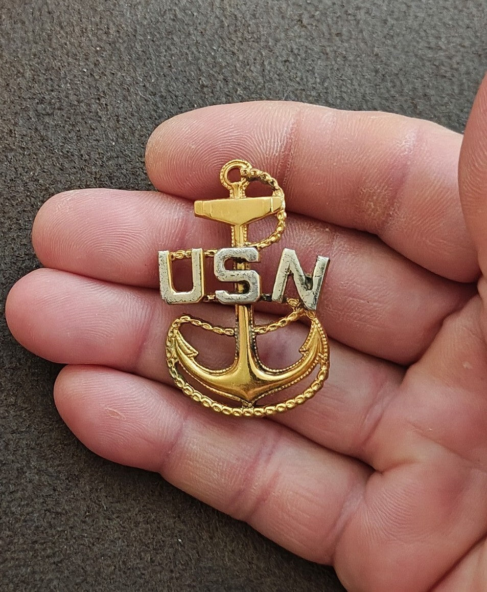 40s WW2 United States Navy Chief Petty Officer (CPO) Fouled Anchor Pin