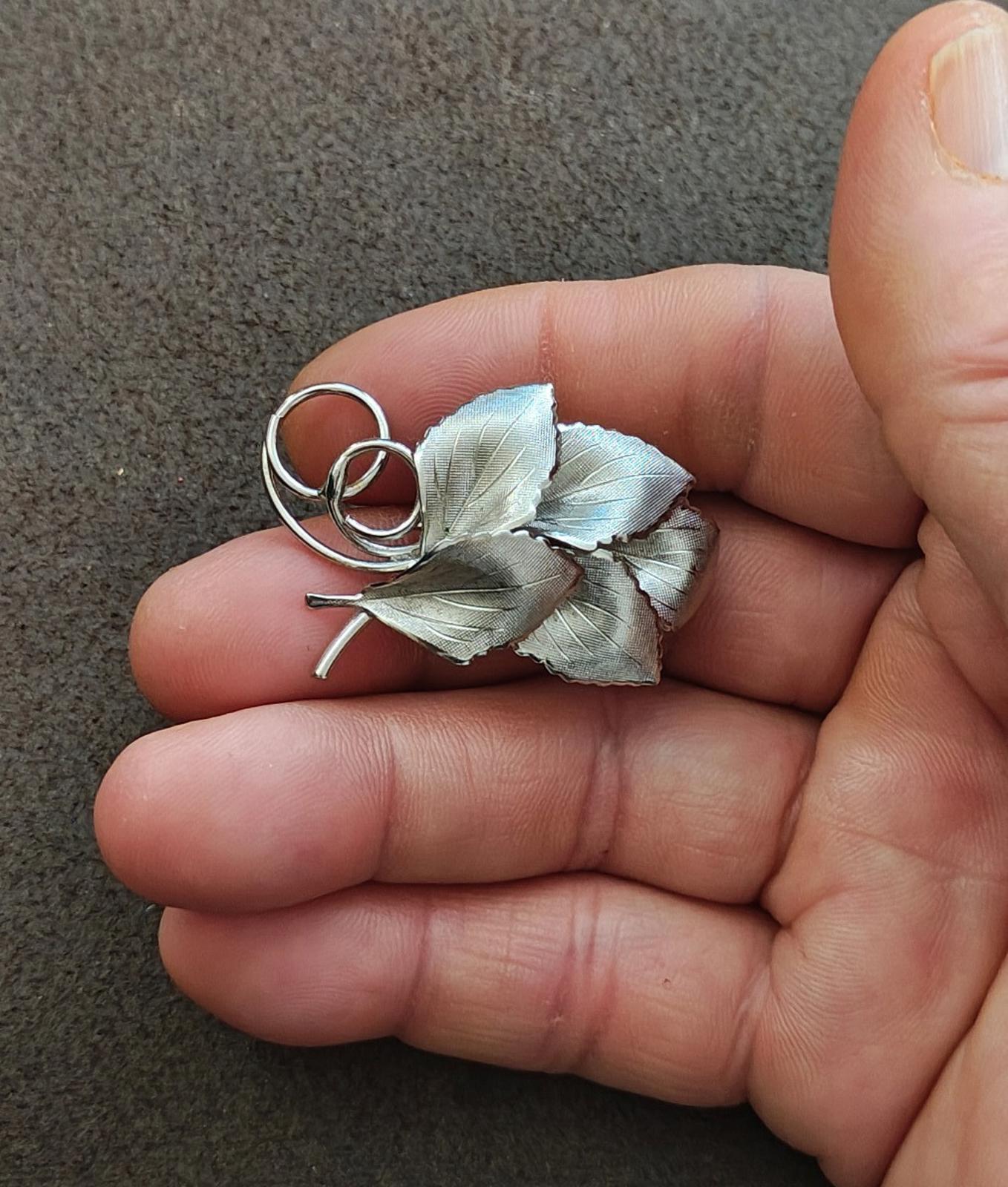 1960s Polished Finish Silver Tone Bunch of Leaves Textured Brooch