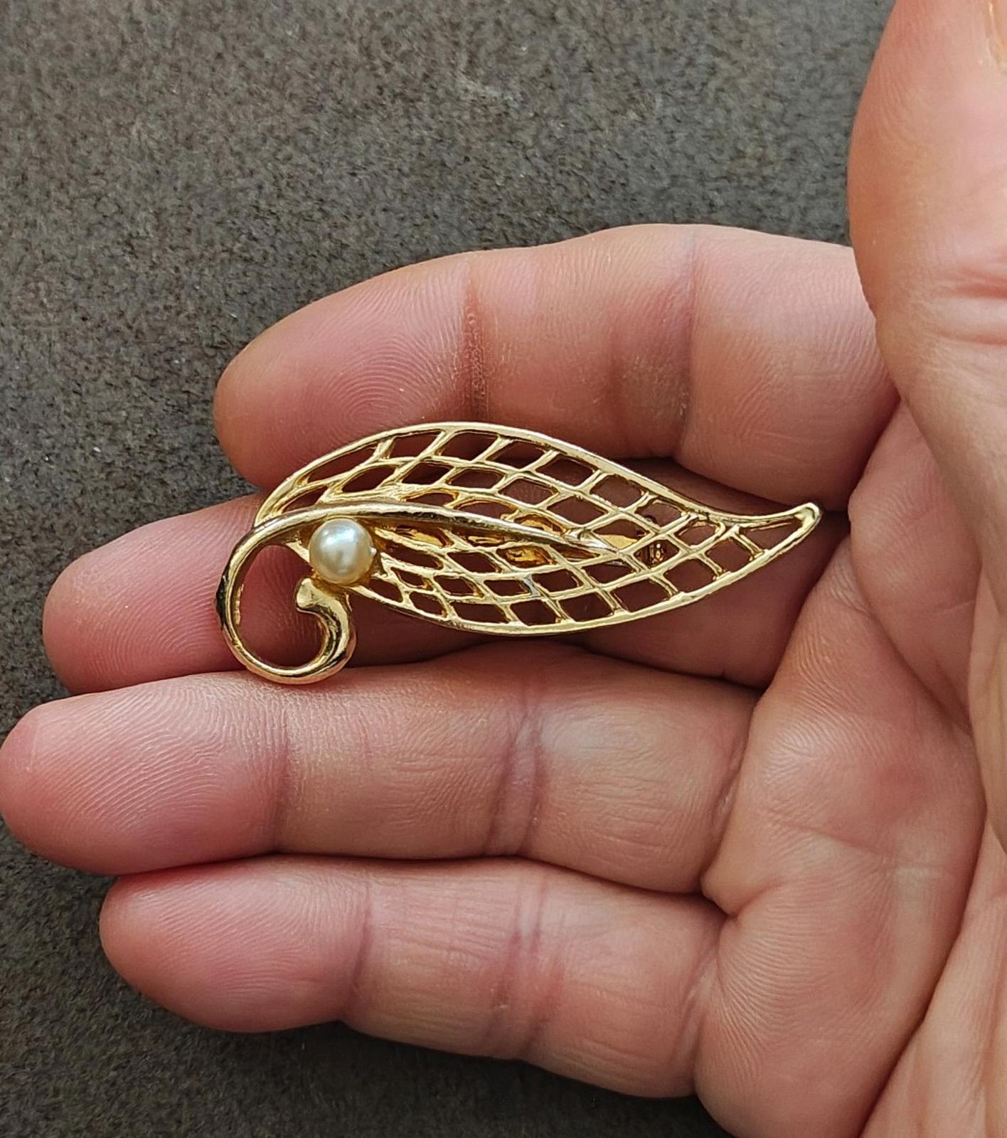 Multicolor Crystal Honey Bee Brooch