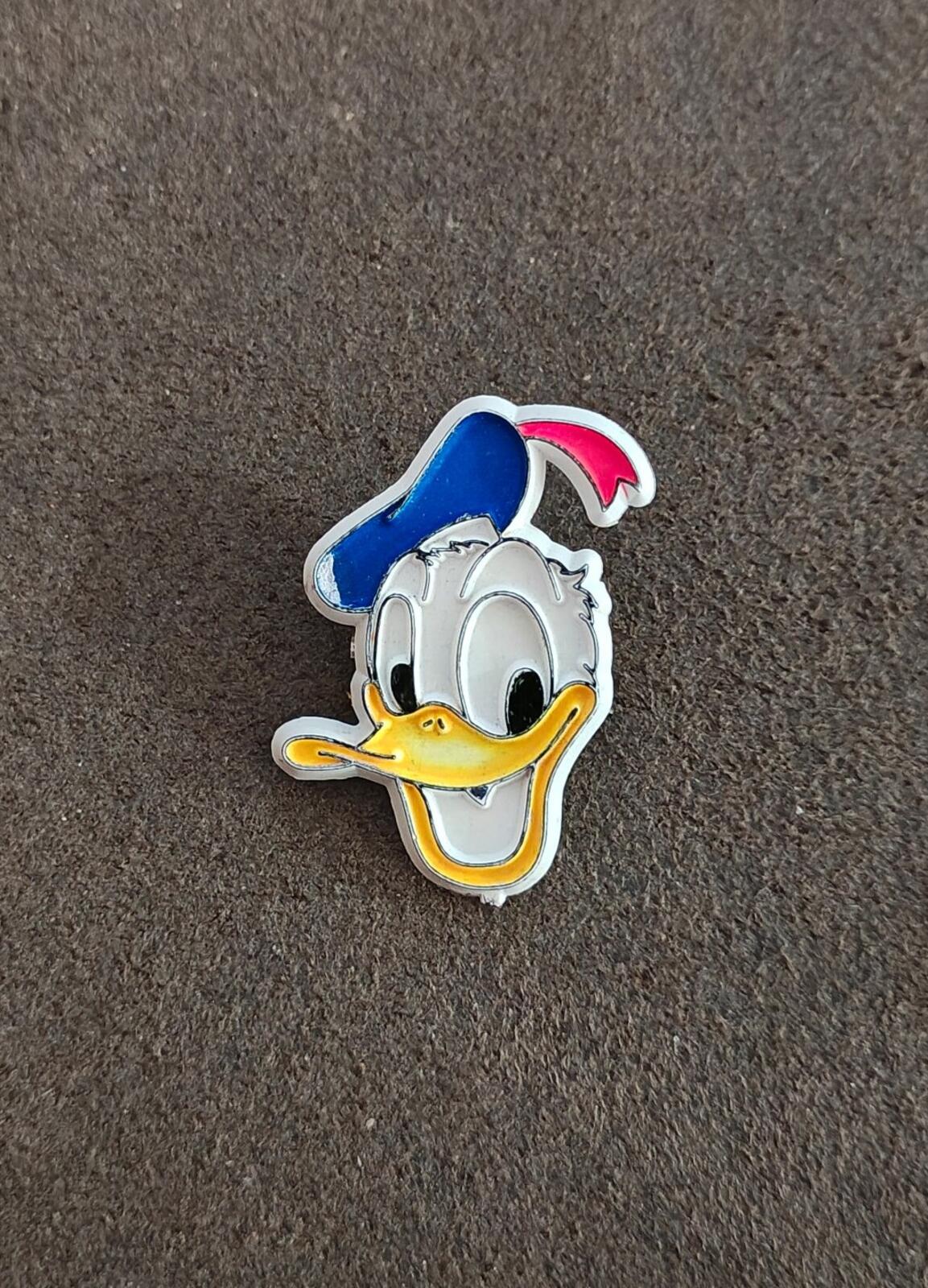 1970s/80s Rare Walt Disney Productions Donald Duck Plastic Pin