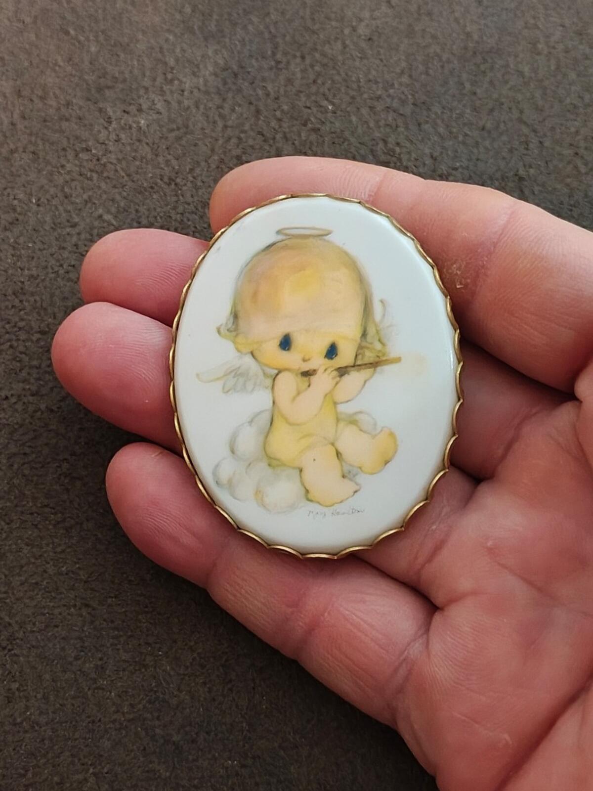 Super Cute 1970s Rare Hallmark Angel Cherub Girl Cameo Gold Tone Brooch