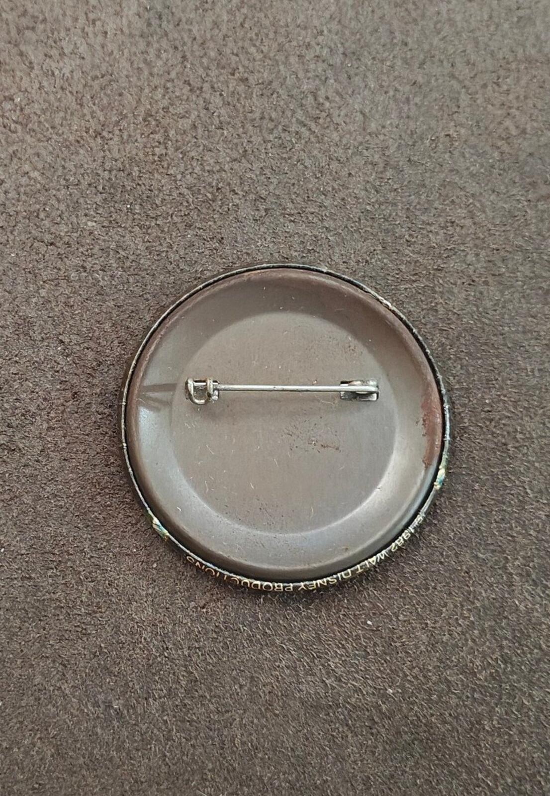 1982 Walt Disney World EPCOT Center Pinback/Pinbutton