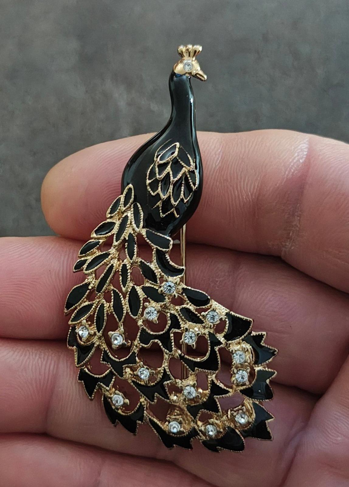1990's Gold Tone Black Peacock With Sparkling Rhinestones Brooch Pin