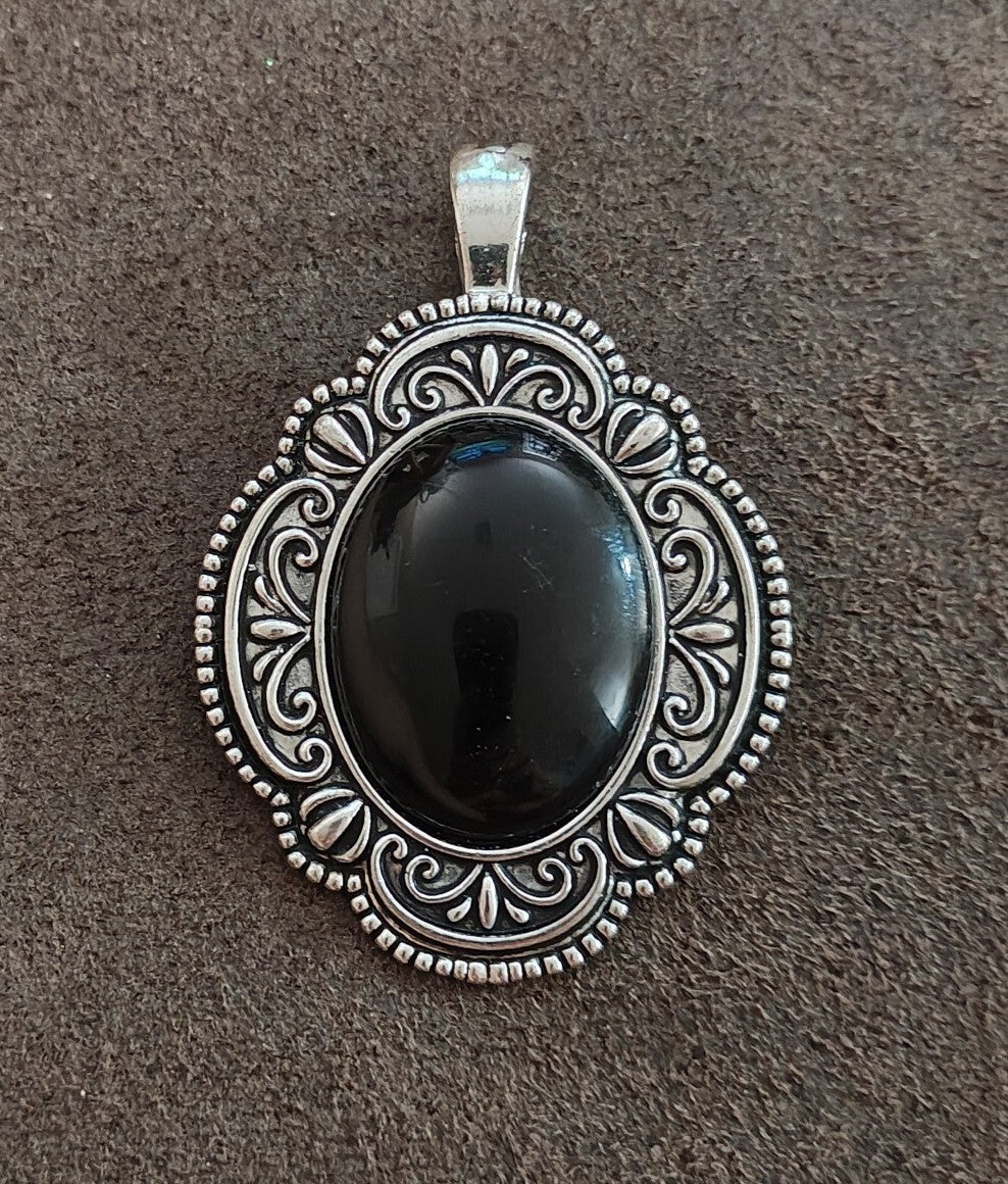 1990s Silver Tone With Oval Cabochon Stone Pendant