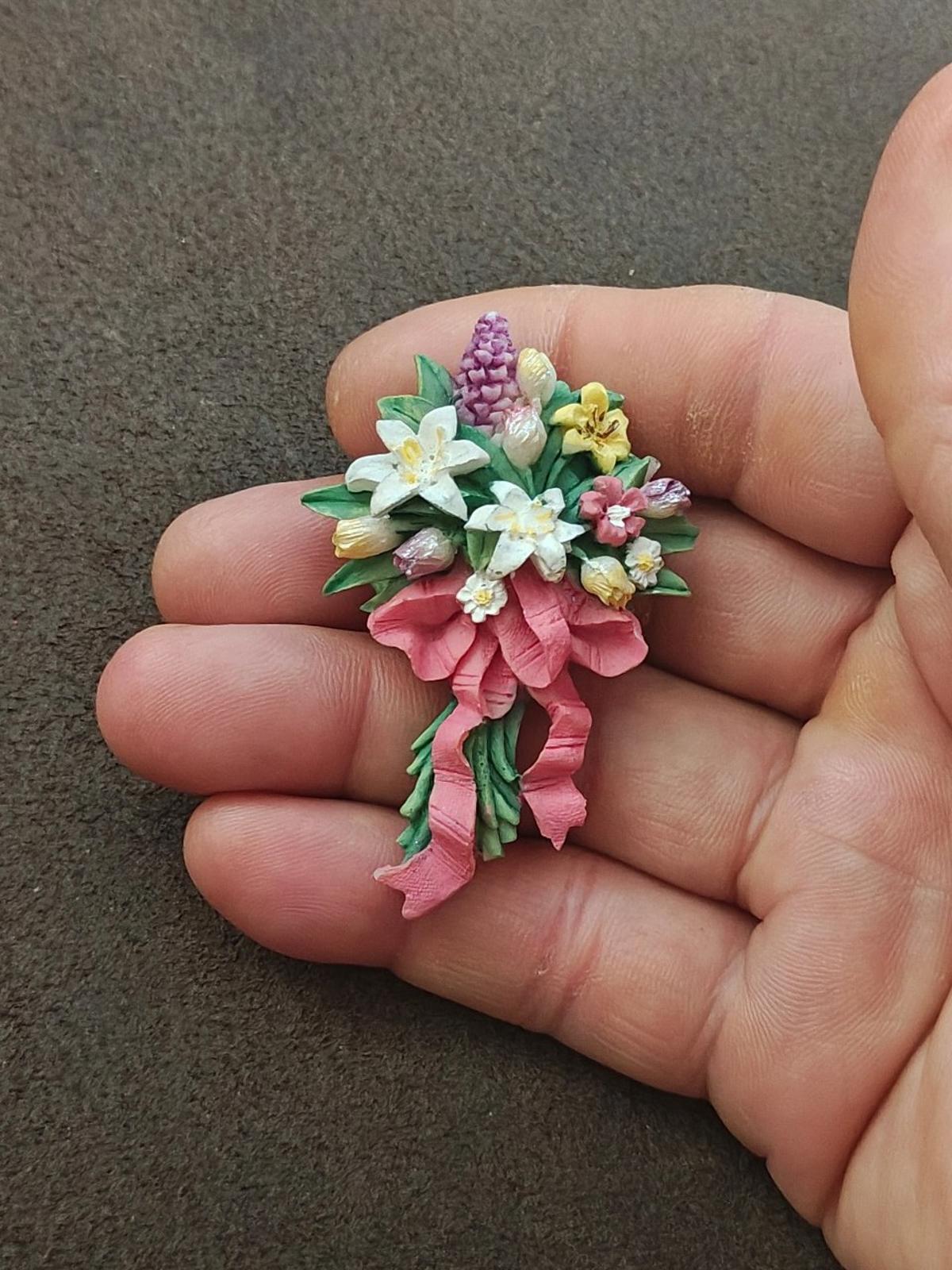 1980s Flower Bouquet Resin Brooch  Featuring Colorful Flowers & a Pink Ribbon