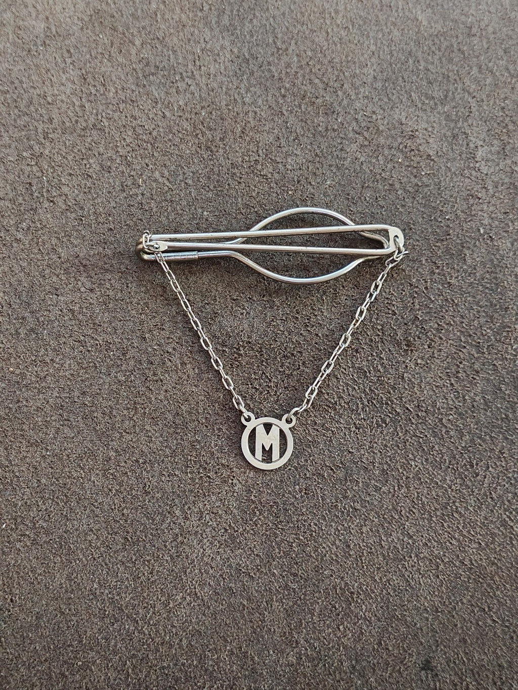 1940s/50s Silver Tone Monogram Initial M Chain Bar Clip