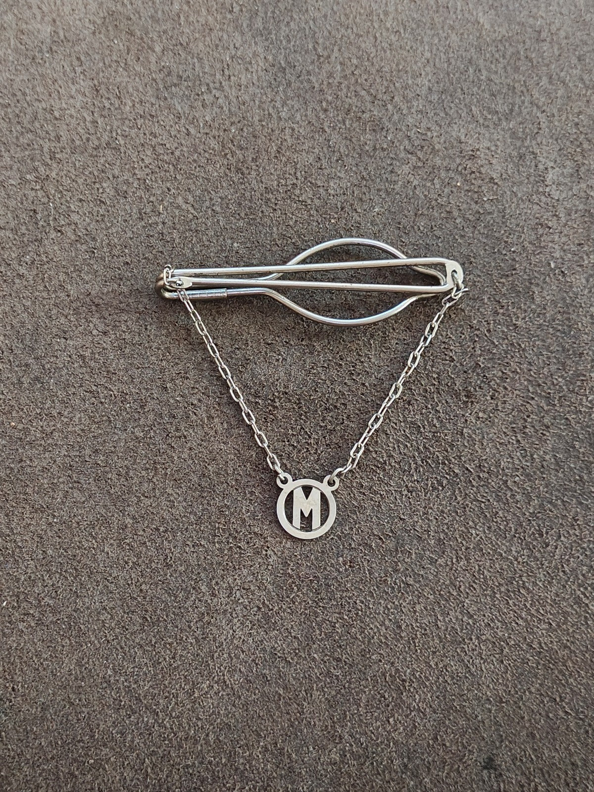 1940s/50s Silver Tone Monogram Initial M Chain Bar Clip