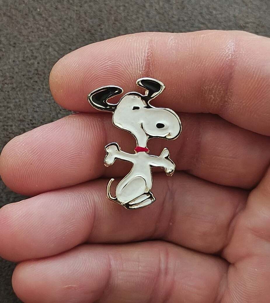 1970s Snoopy Gold Tone Enamel Pin