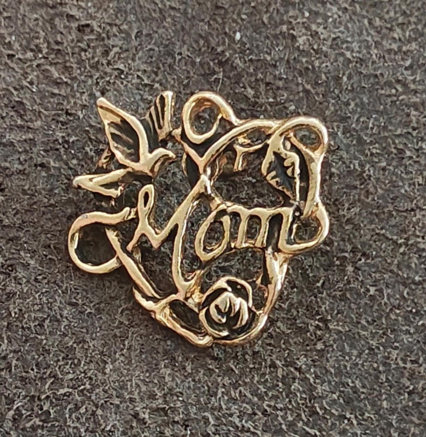 1980s Gold Tone"Mom" Floral Heart Pin