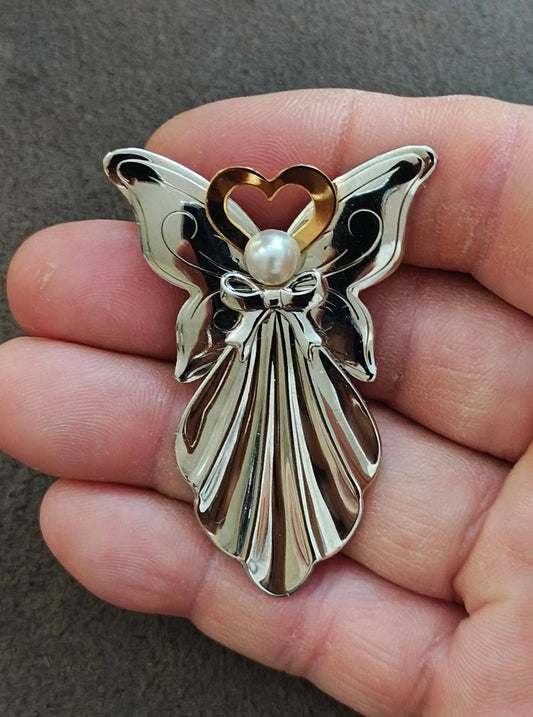 Pretty Vintage Signed Jane 1990s "Angel Of Love" Two-Tone Angel & Faux Pearl Pin