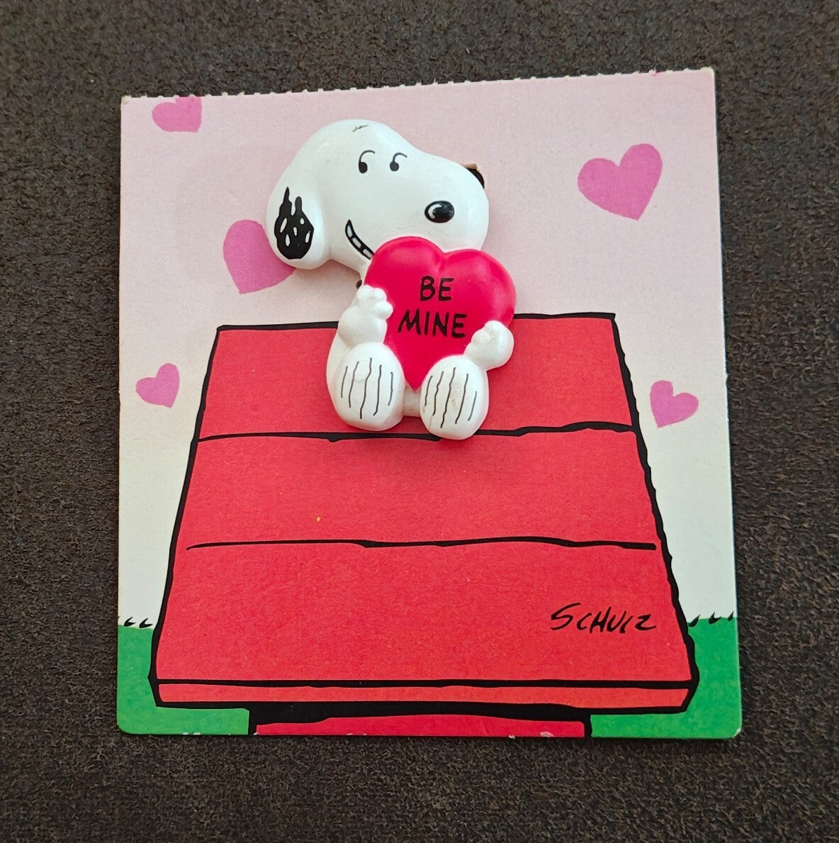 1980s Hallmark Peanuts Snoopy "Be Mine" Heart Valentine Brooch Pin