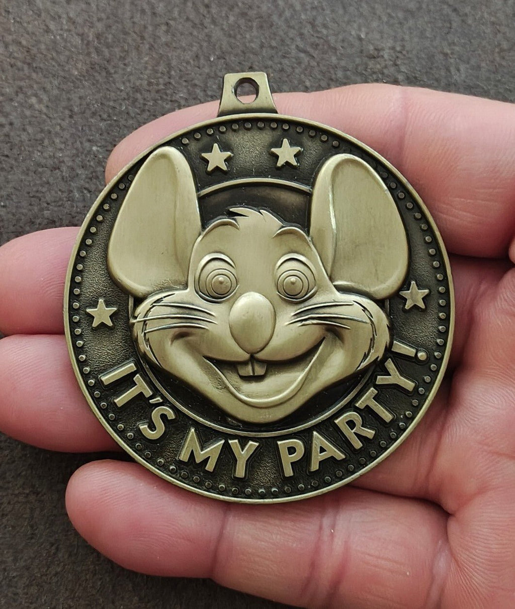 Bronze Tone Chuck E. Cheese "It's My Party!" Birthday Star Medallion - Trinketmania-LV