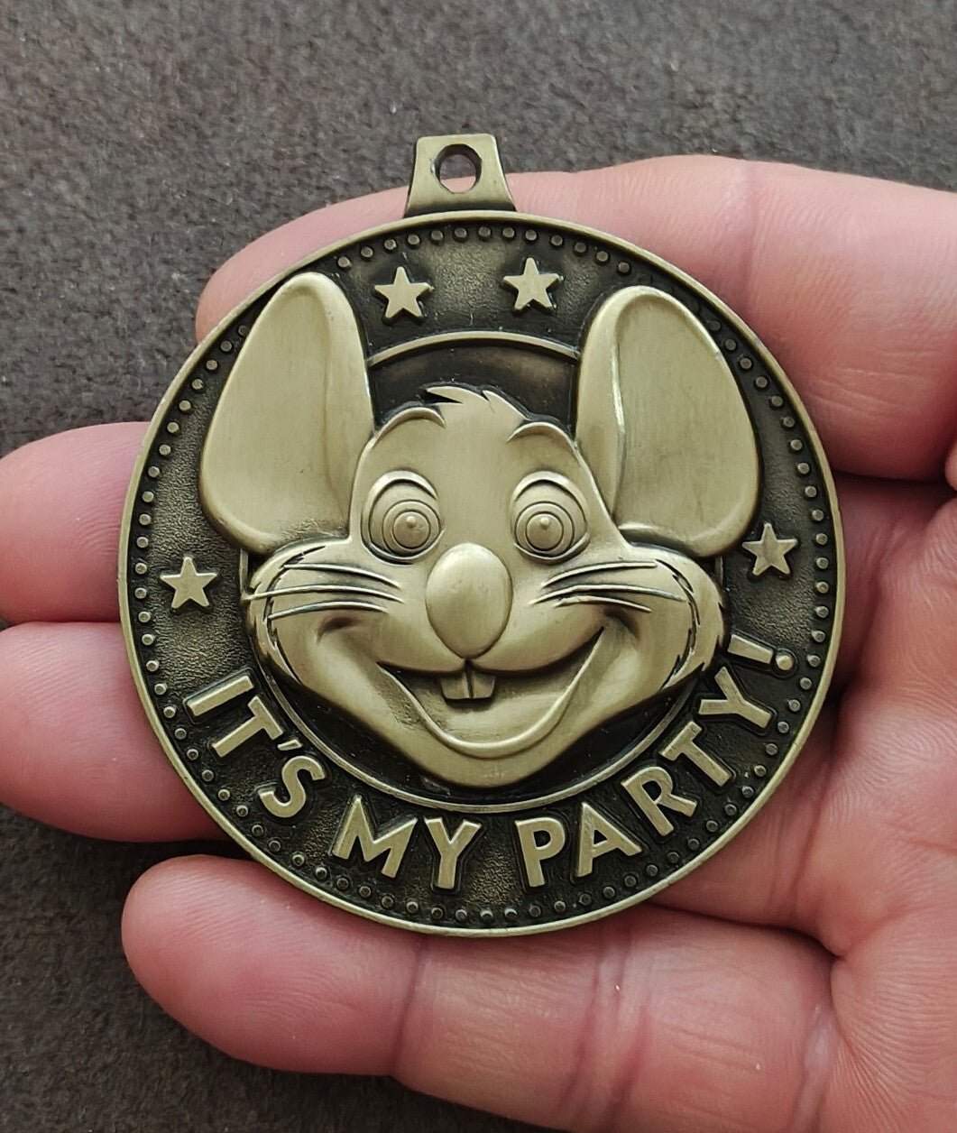 Bronze Tone Chuck E. Cheese "It's My Party!" Birthday Star Medallion - Trinketmania-LV