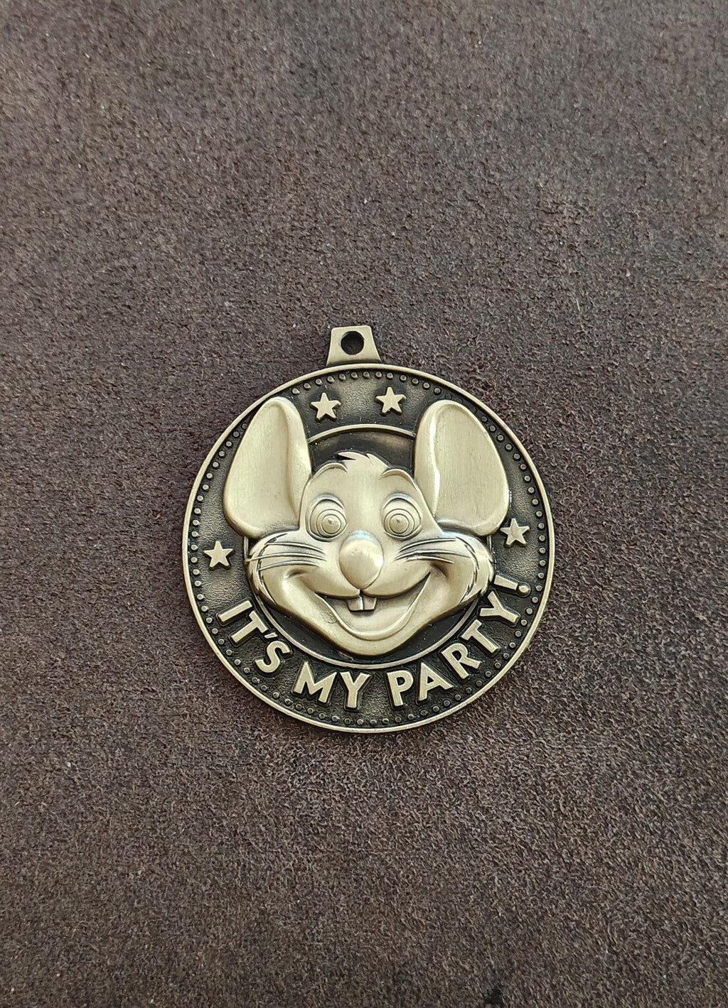 Bronze Tone Chuck E. Cheese "It's My Party!" Birthday Star Medallion - Trinketmania-LV
