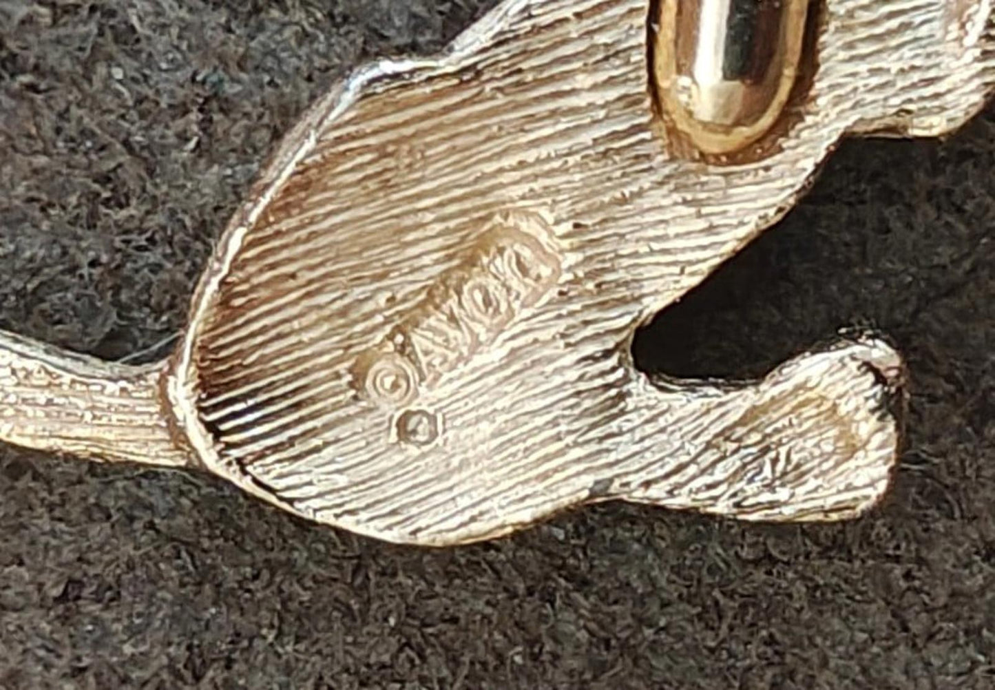 1980's Avon Playing Dogs Gold Tone Stick Pin Dangle Stick Pin