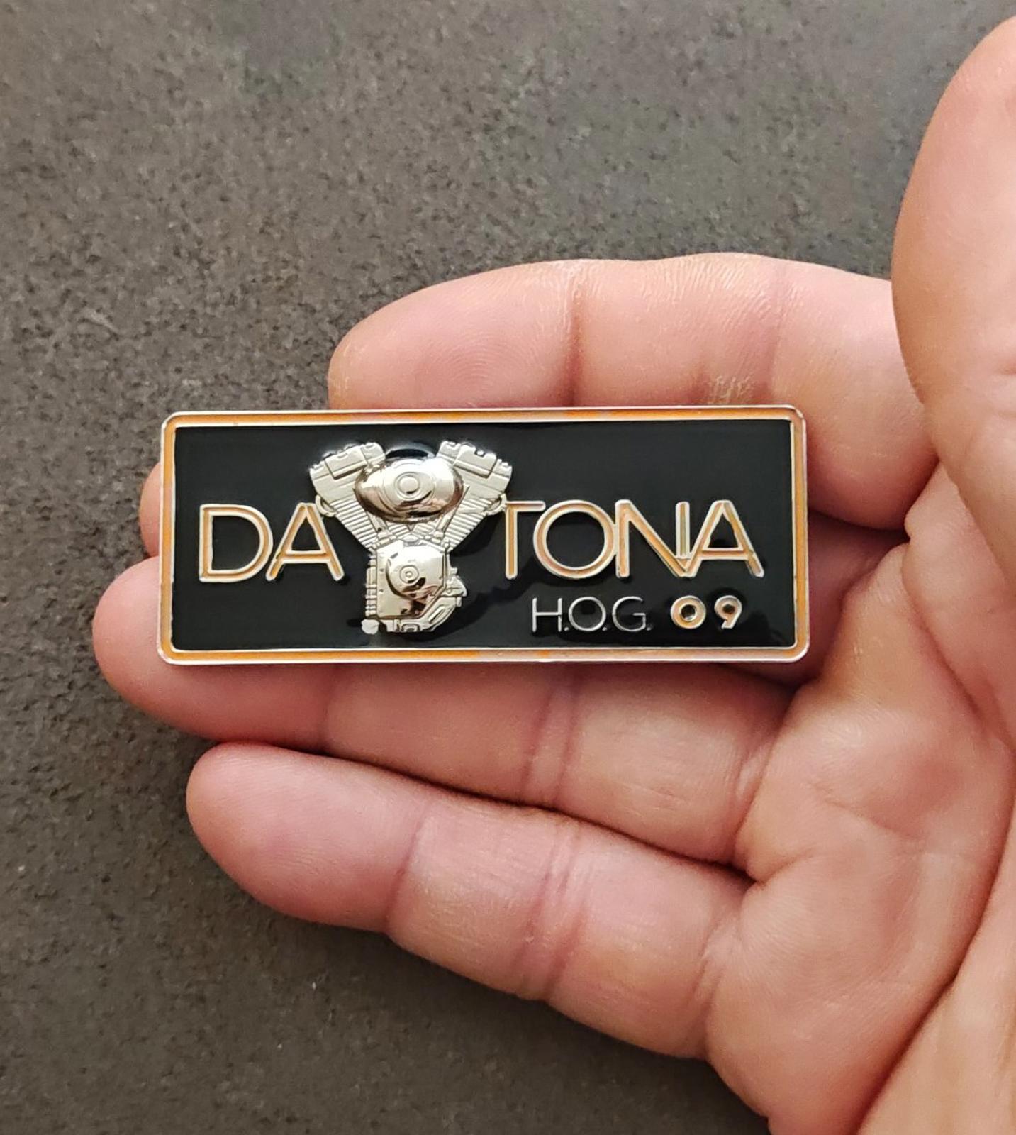 2009 Harley-Davidson Owners Group (H.O.G.) Daytona Silver Tone Enamel Pin