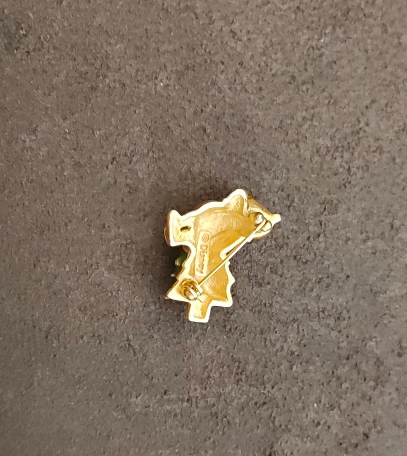 1980s Disney Winnie The Pooh Carrying a Christmas Tree Gold Tone Enamel Brooch