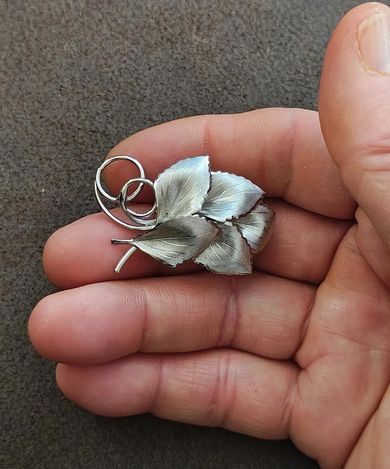 1960s Polished Finish Silver Tone Bunch of Leaves Textured Brooch