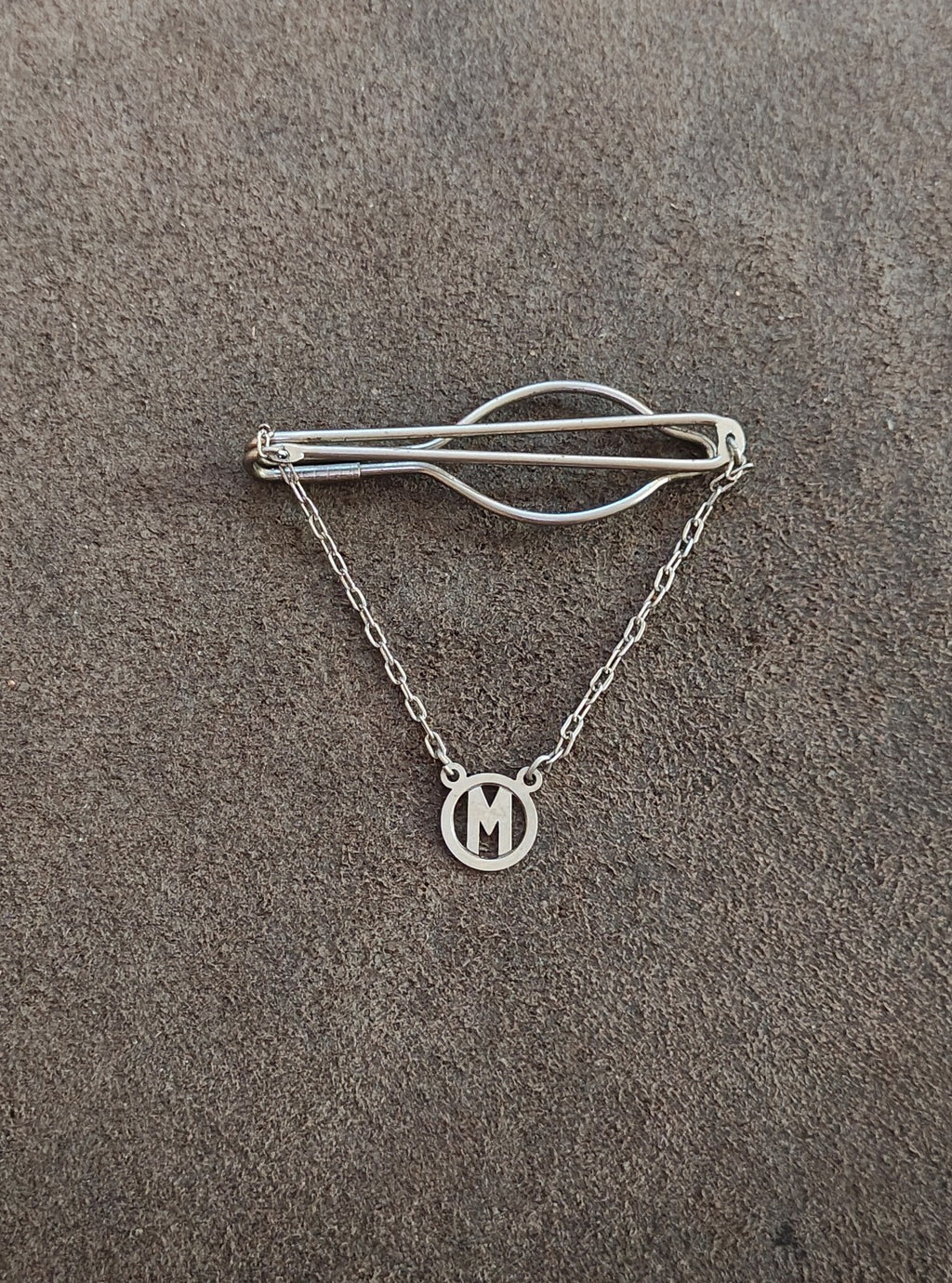 1940s/50s Silver Tone Monogram Initial M Chain Bar Clip
