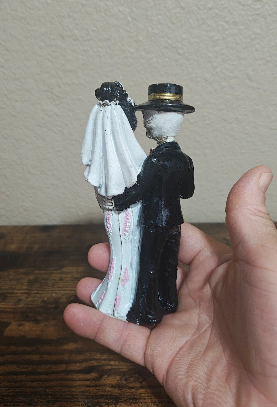 Day of the Dead (Día de los Muertos) Skeleton Wedding Couple Figurine
