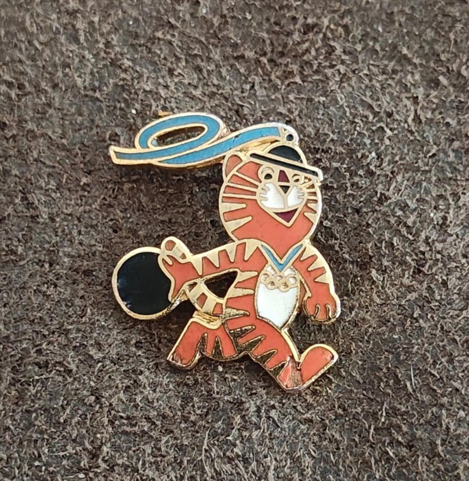 1988 Seoul Summer Olympics Gold Tone Enamel Pin