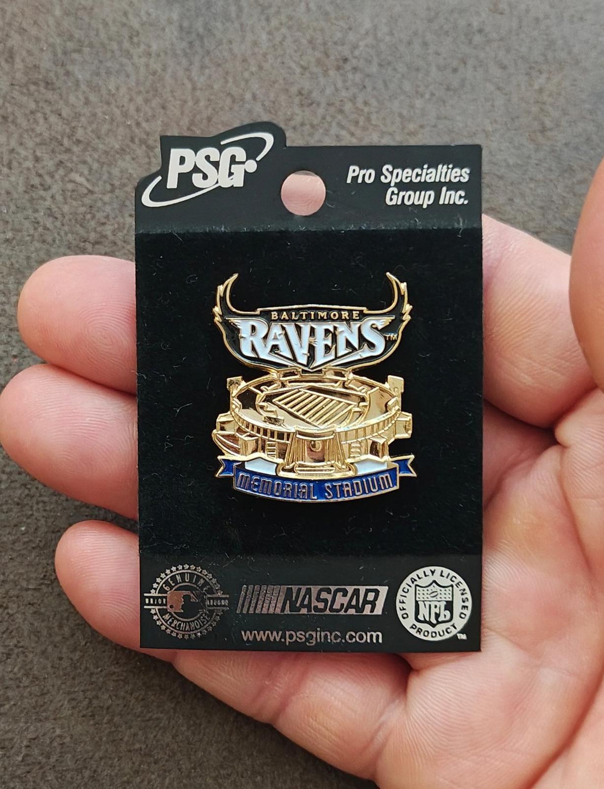 2001 Baltimore Ravens Memorial To Memorial Stadium Gold Tone Enamel Pin New