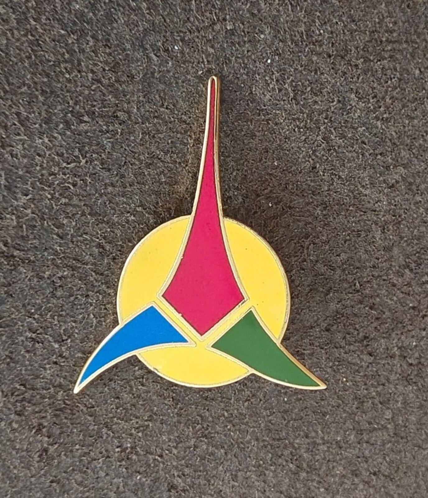 1986 Star Trek Klingon Empire Trefoil Gold Tone Enamel Pin Badge