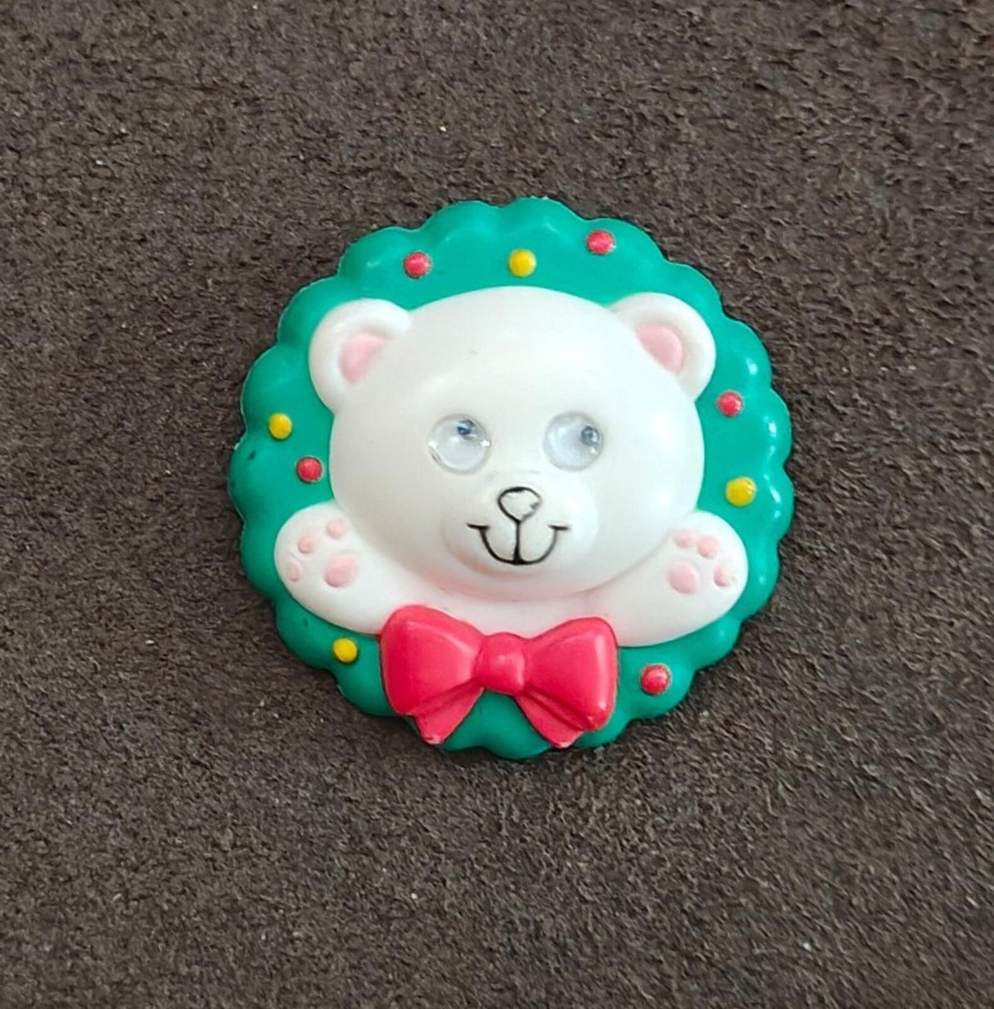 1990 Avon Holiday Cub Wreath Googly Eyes Plastic Pin