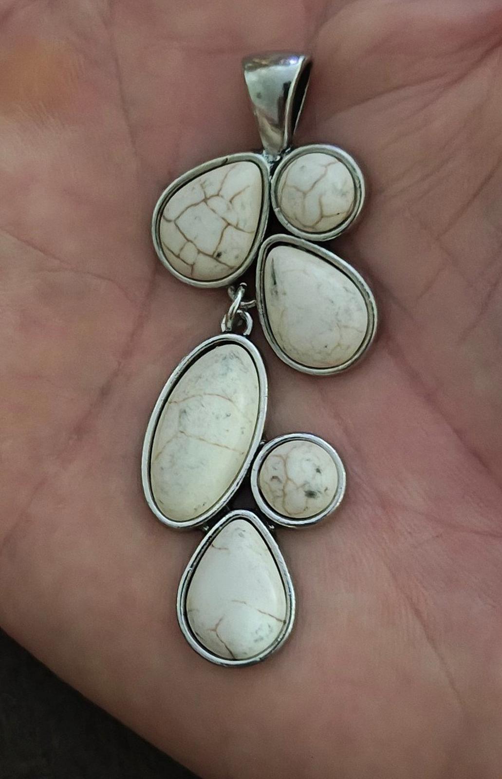 1990s Vintage Natural Howlite Gemstones Silver Tone Dangle Pendant