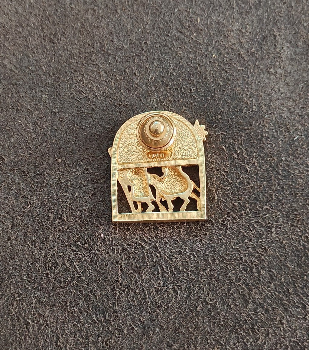 1994 Avon "Holy Family" Nativity Christmas Gold Tone & Dark Blue Enamel Pin