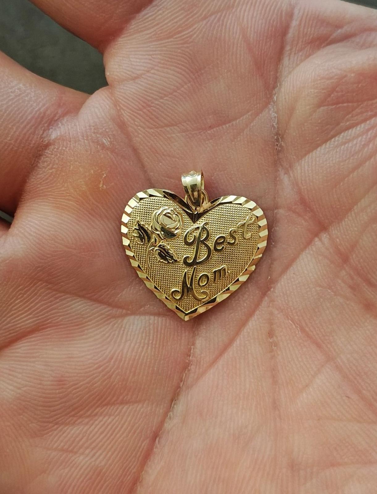 1990s 14k Solid Yellow Gold Best Mom Heart Pendant Charm