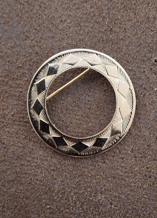80s Goldtone Circle Eternity Diamond Shapes and Etchings Pin Brooch